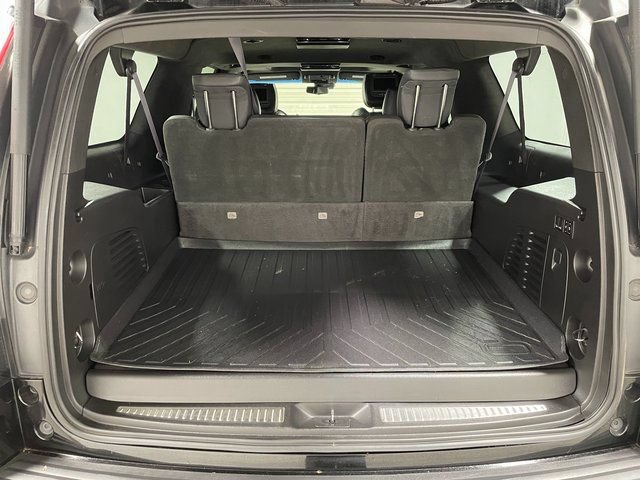 Used 2017 Cadillac Escalade ESV Platinum AWD/4WD image 25