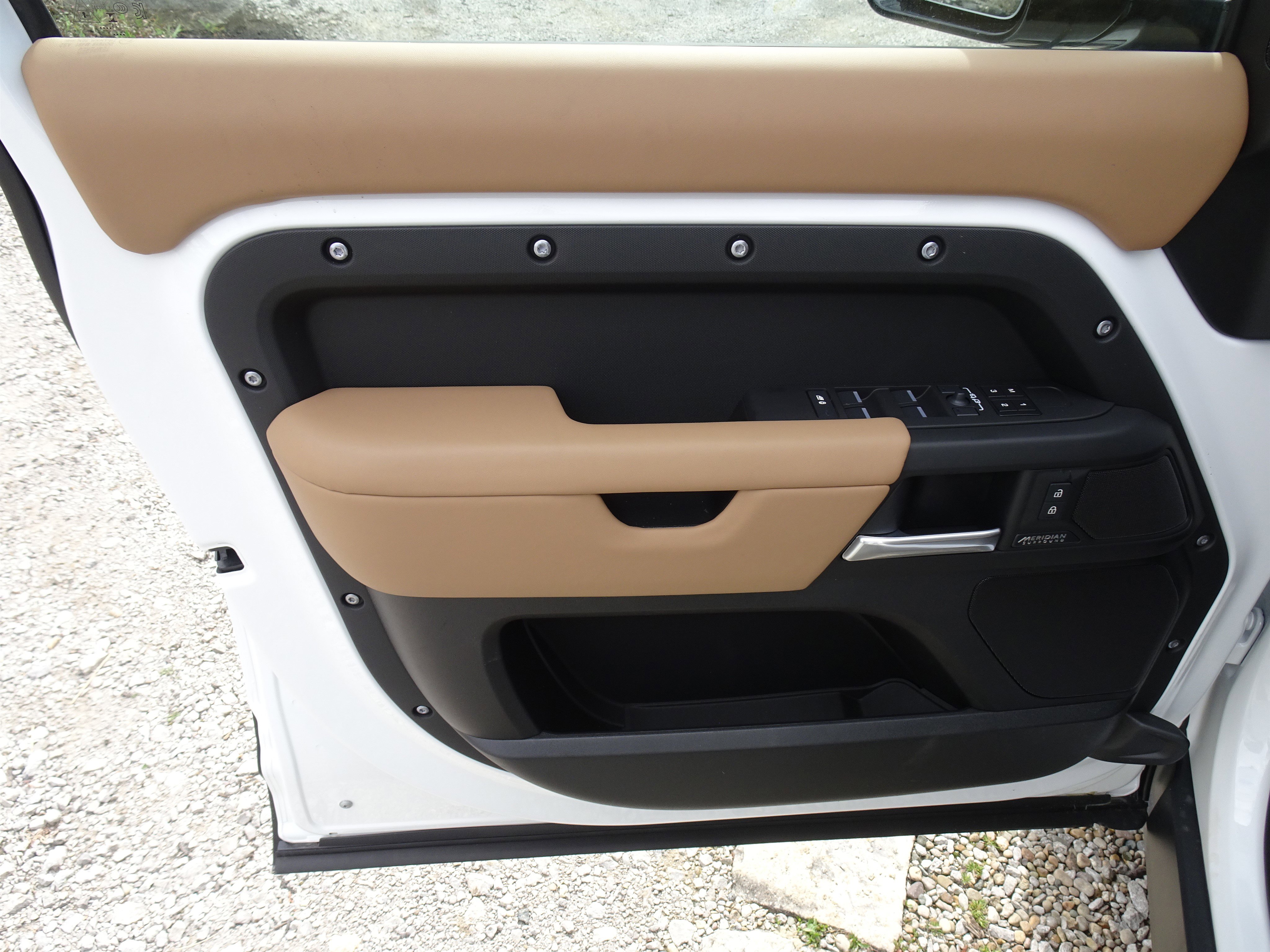 New 2026 Land Rover Defender 110 X-Dynamic SE AWD/4WD image 19