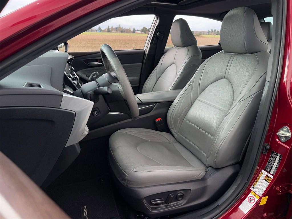 Certified 2019 Toyota Avalon Limited w/ Advanced Safety Package image 9