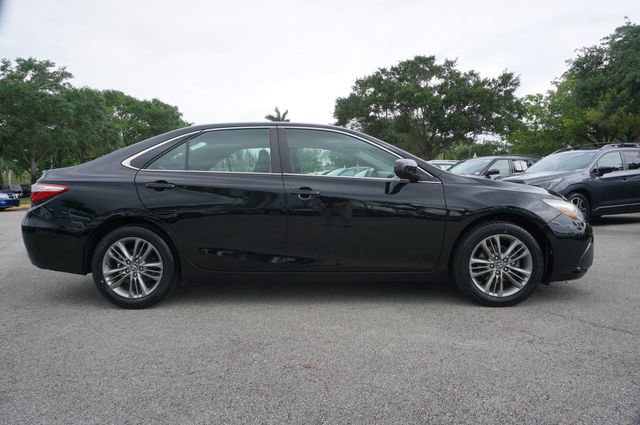 Used 2017 Toyota Camry SE FWD image 12