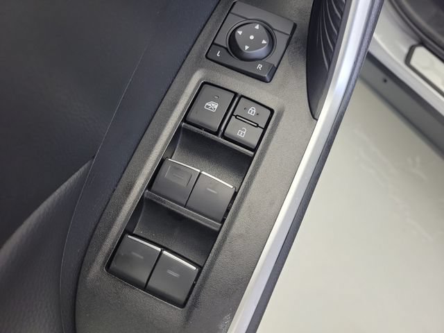 Used 2025 Toyota RAV4 SE AWD/4WD image 21