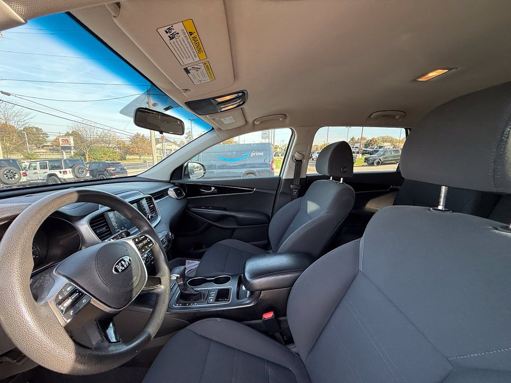 Used 2019 Kia Sorento AWD V6 image 12