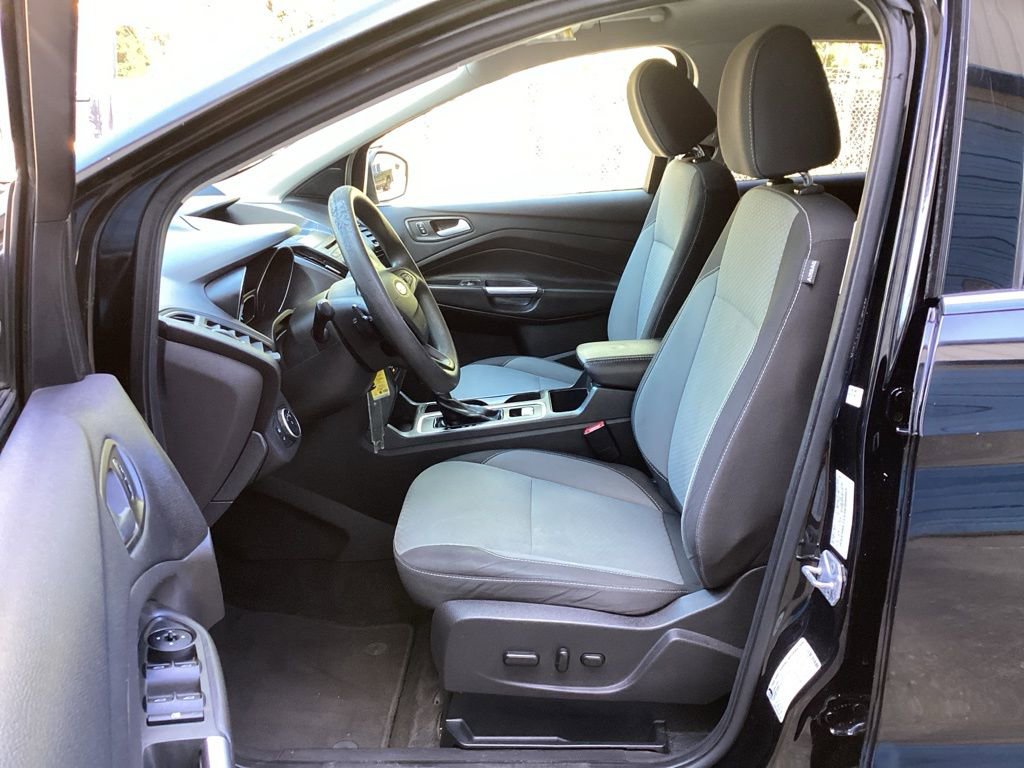 Used 2017 Ford Escape SE image 26