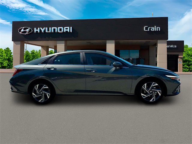 New 2025 Hyundai Elantra Limited image 9