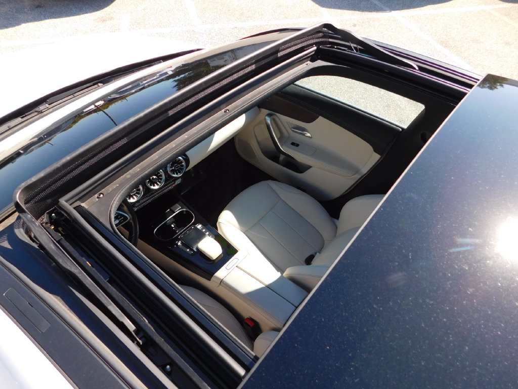 Used 2022 Mercedes-Benz CLA 250 4MATIC image 9