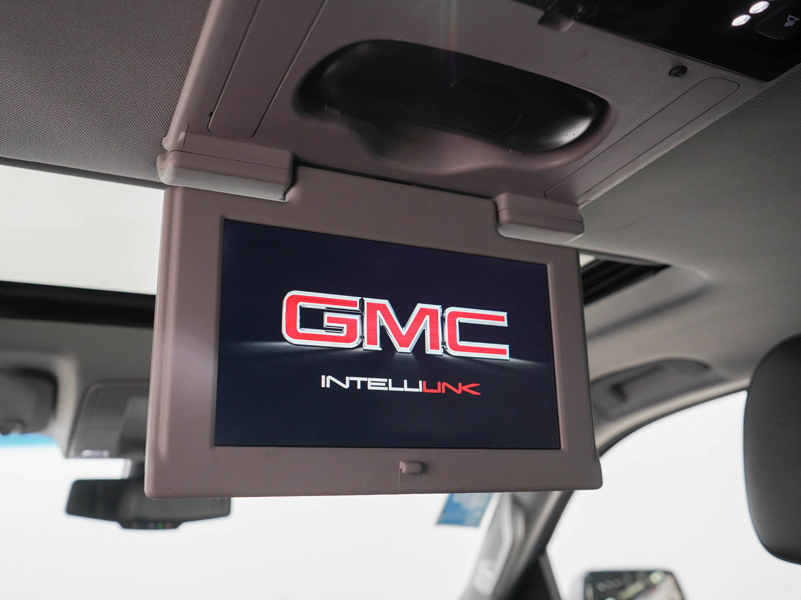 Used 2018 GMC Yukon SLT w/ Open Road Package AWD/4WD image 15