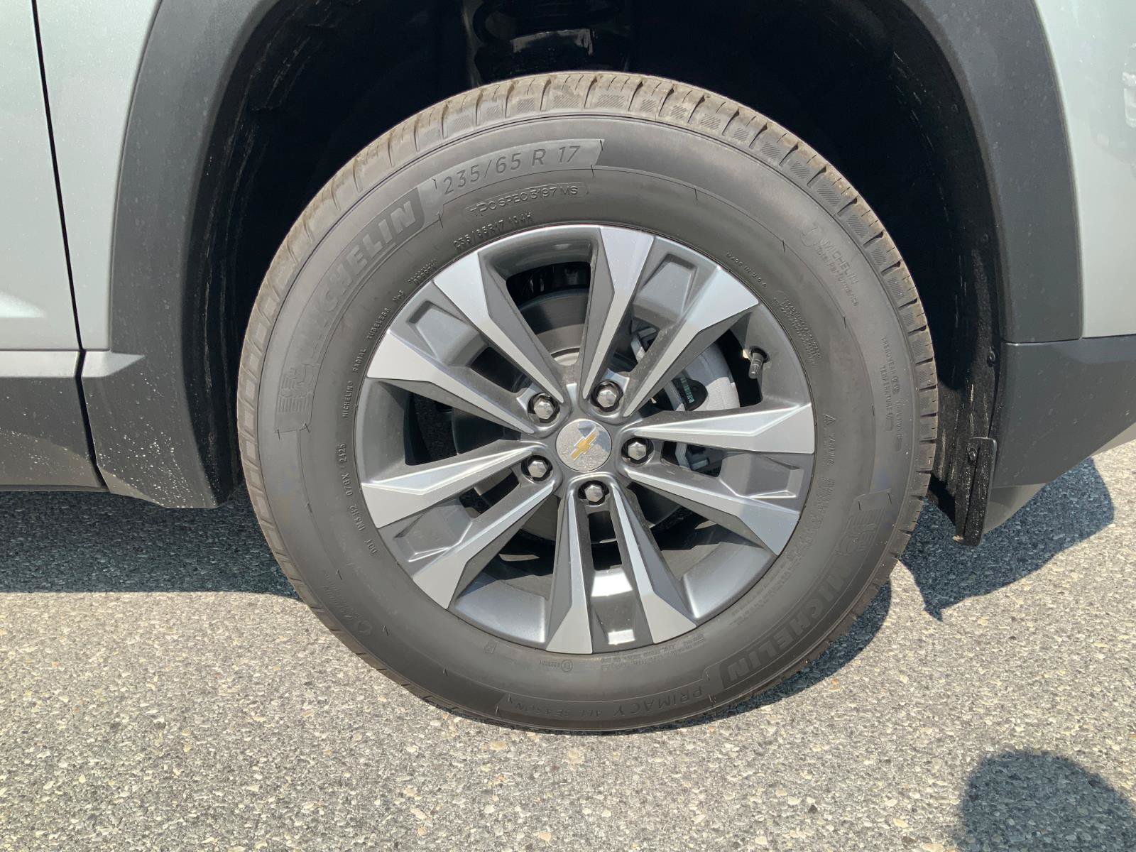 New 2026 Chevrolet Equinox LT w/ Convenience Package II AWD/4WD image 9