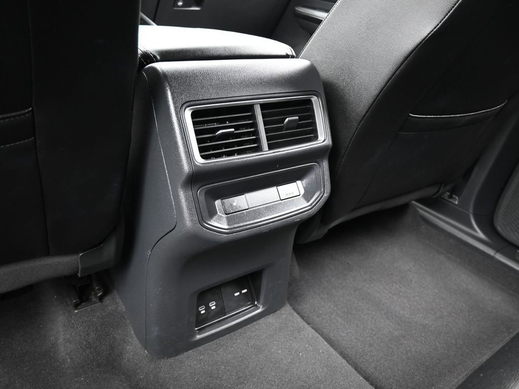 Used 2024 Volkswagen Atlas Cross Sport SEL Premium R-Line image 36