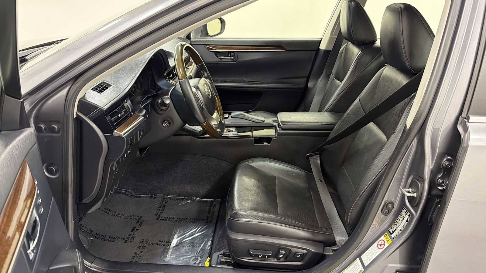 Used 2014 Lexus ES 350 w/ Luxury Package FWD image 13