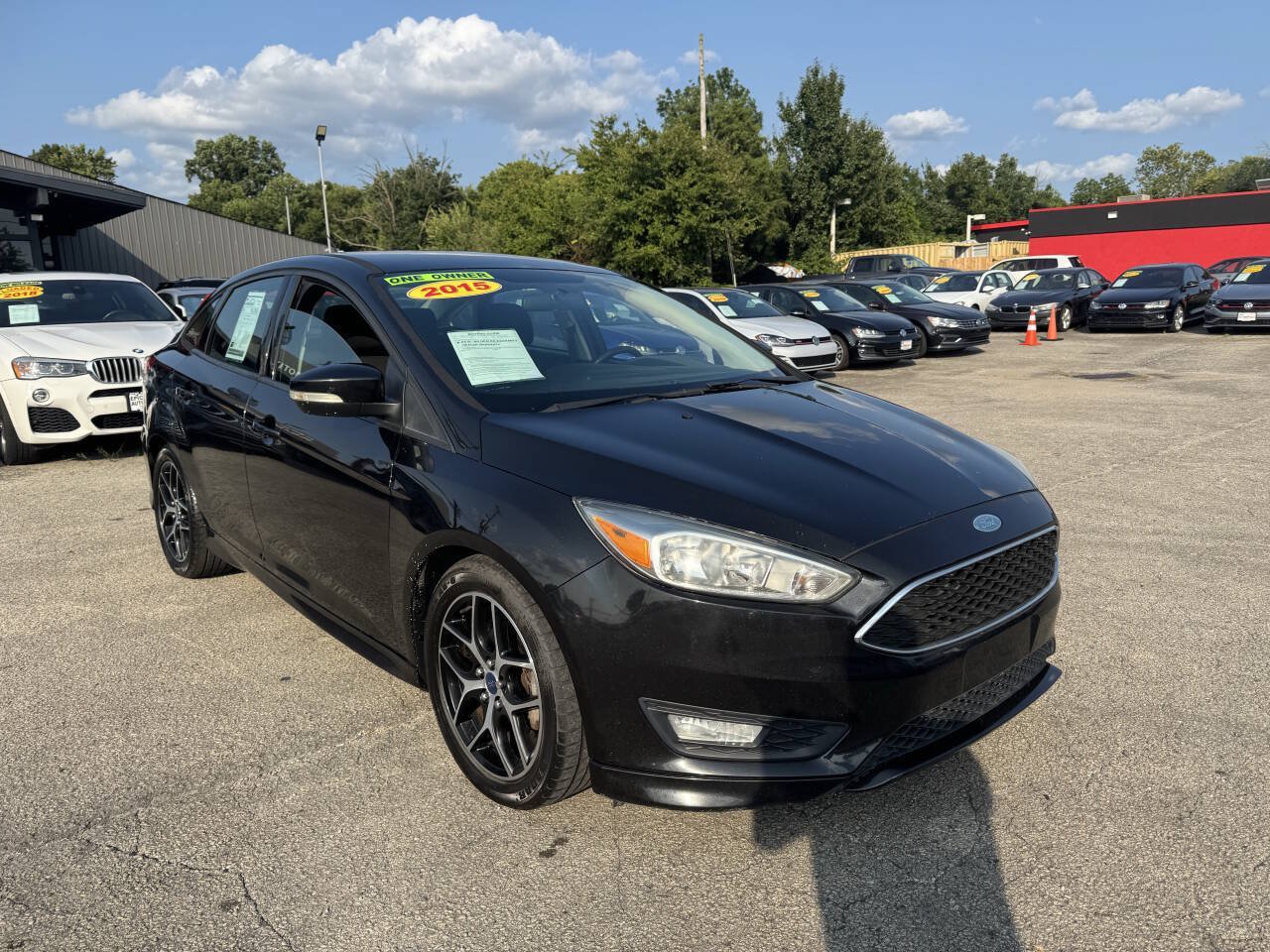 Used 2015 Ford Focus SE w/ SE Sport Package FWD image 4