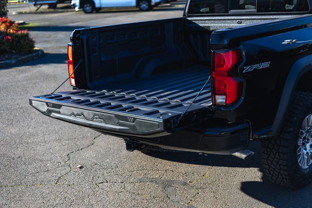 New 2026 Chevrolet Colorado ZR2 w/ Off-Road Front Bumper Package AWD/4WD image 10