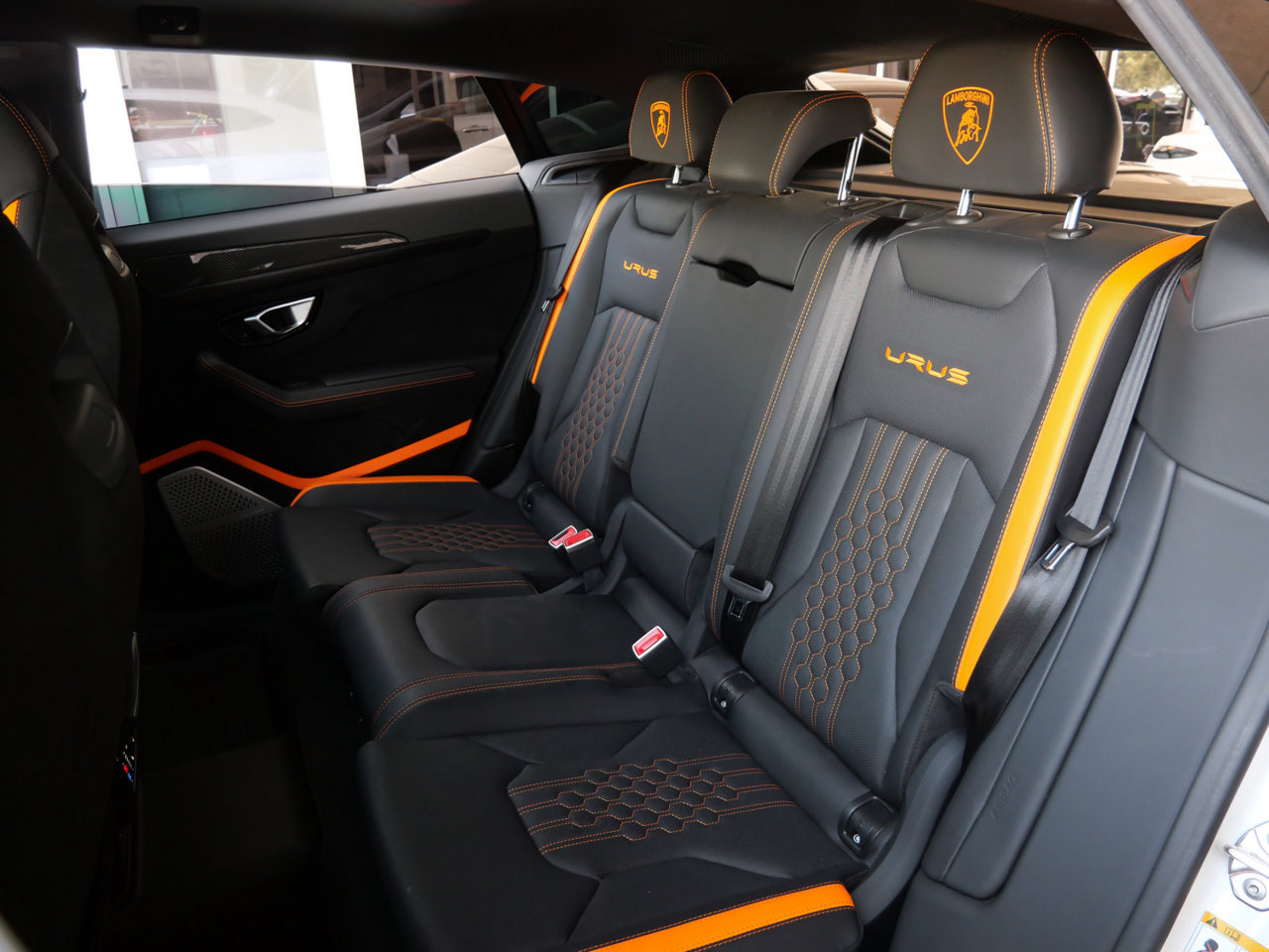 Used 2024 Lamborghini Urus Performante AWD/4WD image 6