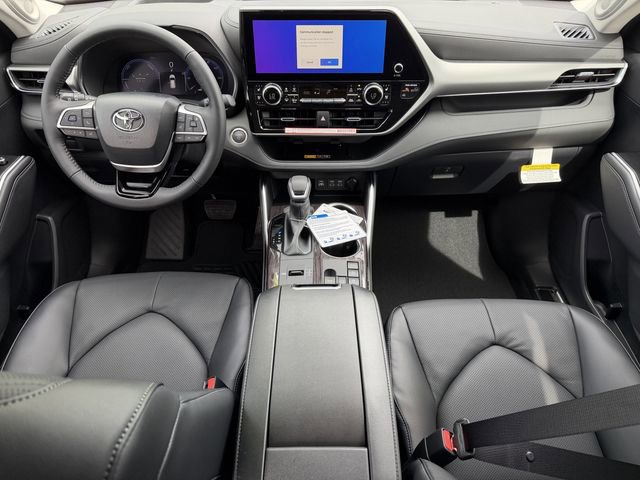 New 2026 Toyota Highlander Platinum image 11
