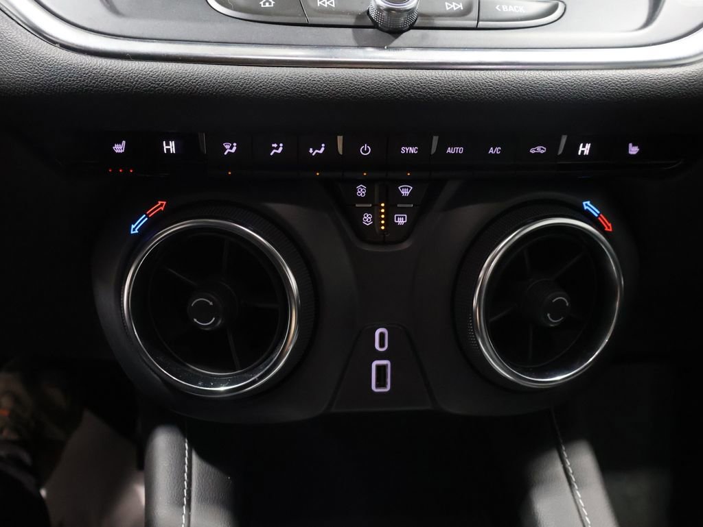 Used 2025 Chevrolet Blazer LT w/ Midnight/Sport Edition image 29