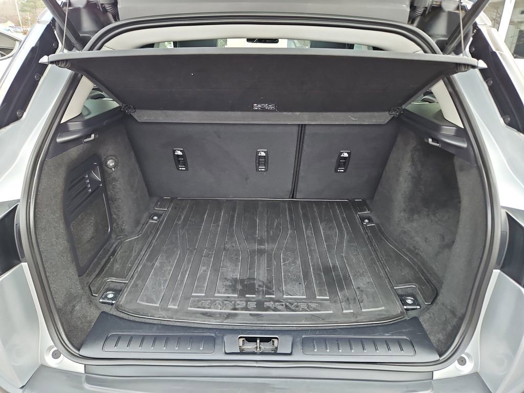 Used 2019 Land Rover Range Rover Evoque image 31