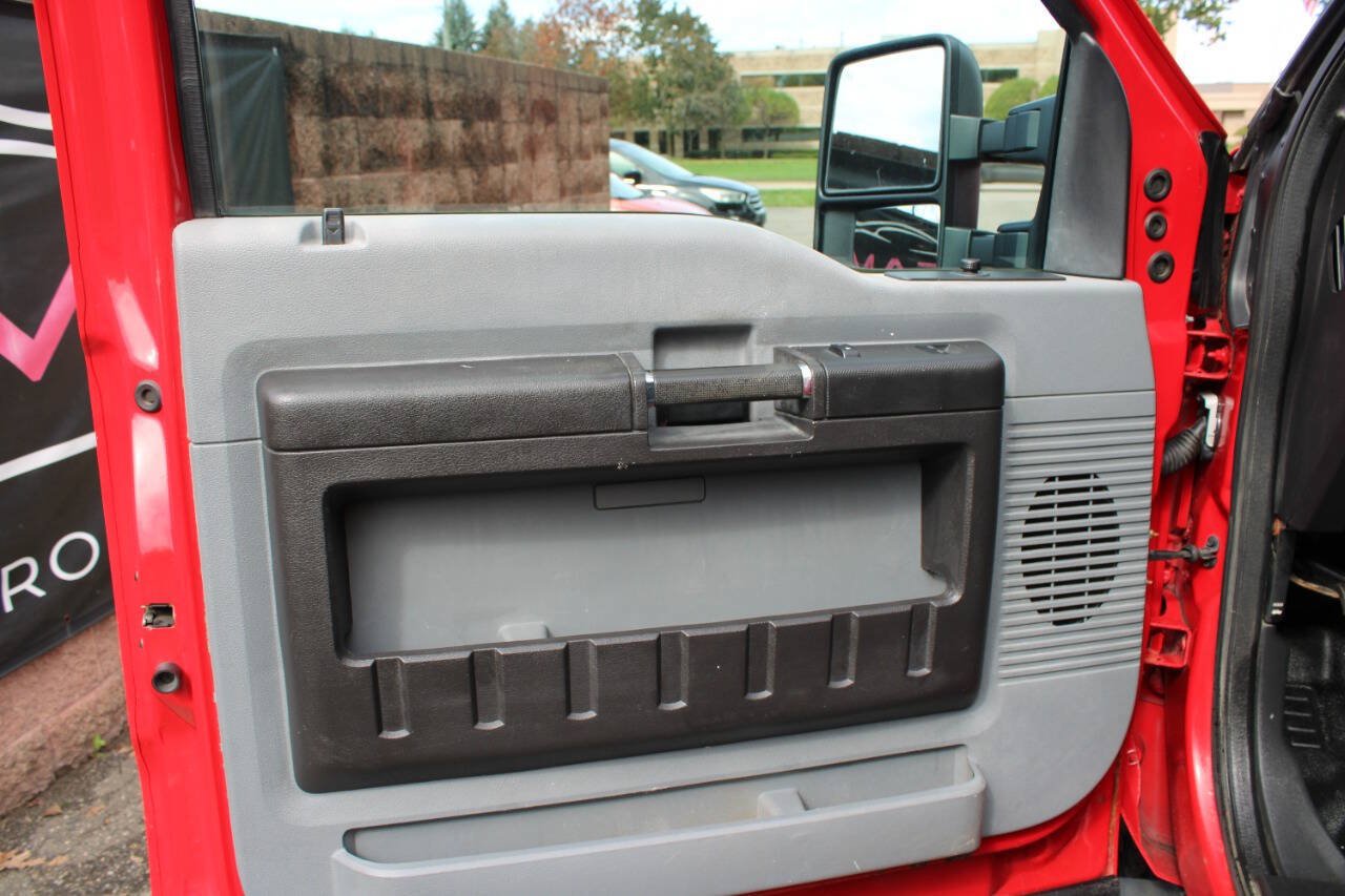 Used 2015 Ford F250 XL w/ Power Equipment Group AWD/4WD image 19