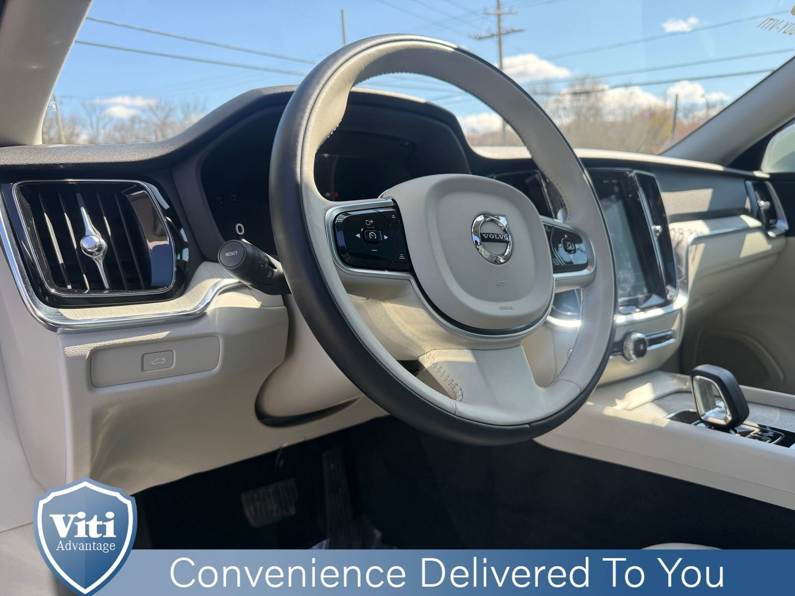 Certified 2025 Volvo V60 B5 Cross Country Plus AWD/4WD image 16