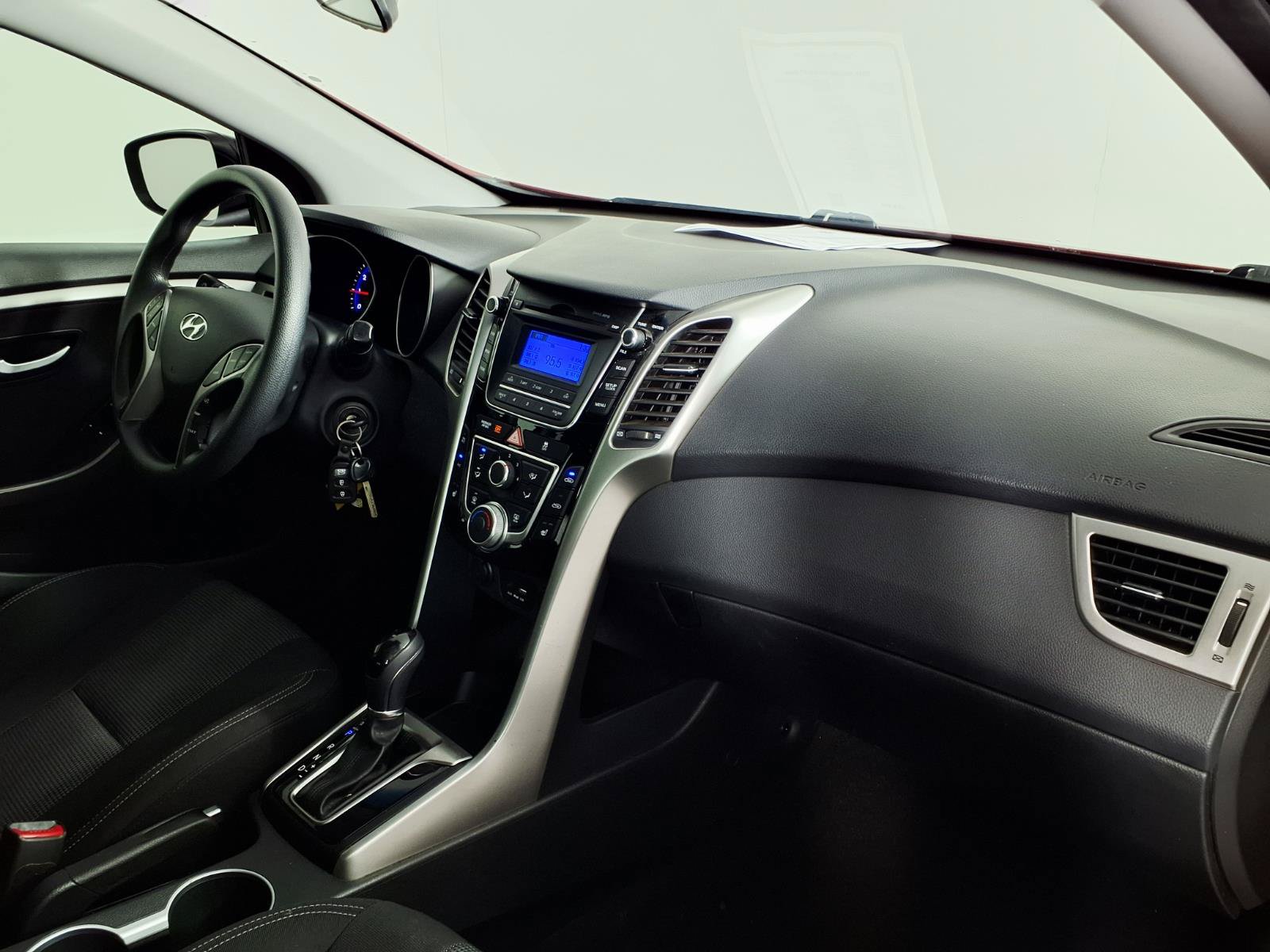 Used 2016 Hyundai Elantra GT FWD image 9