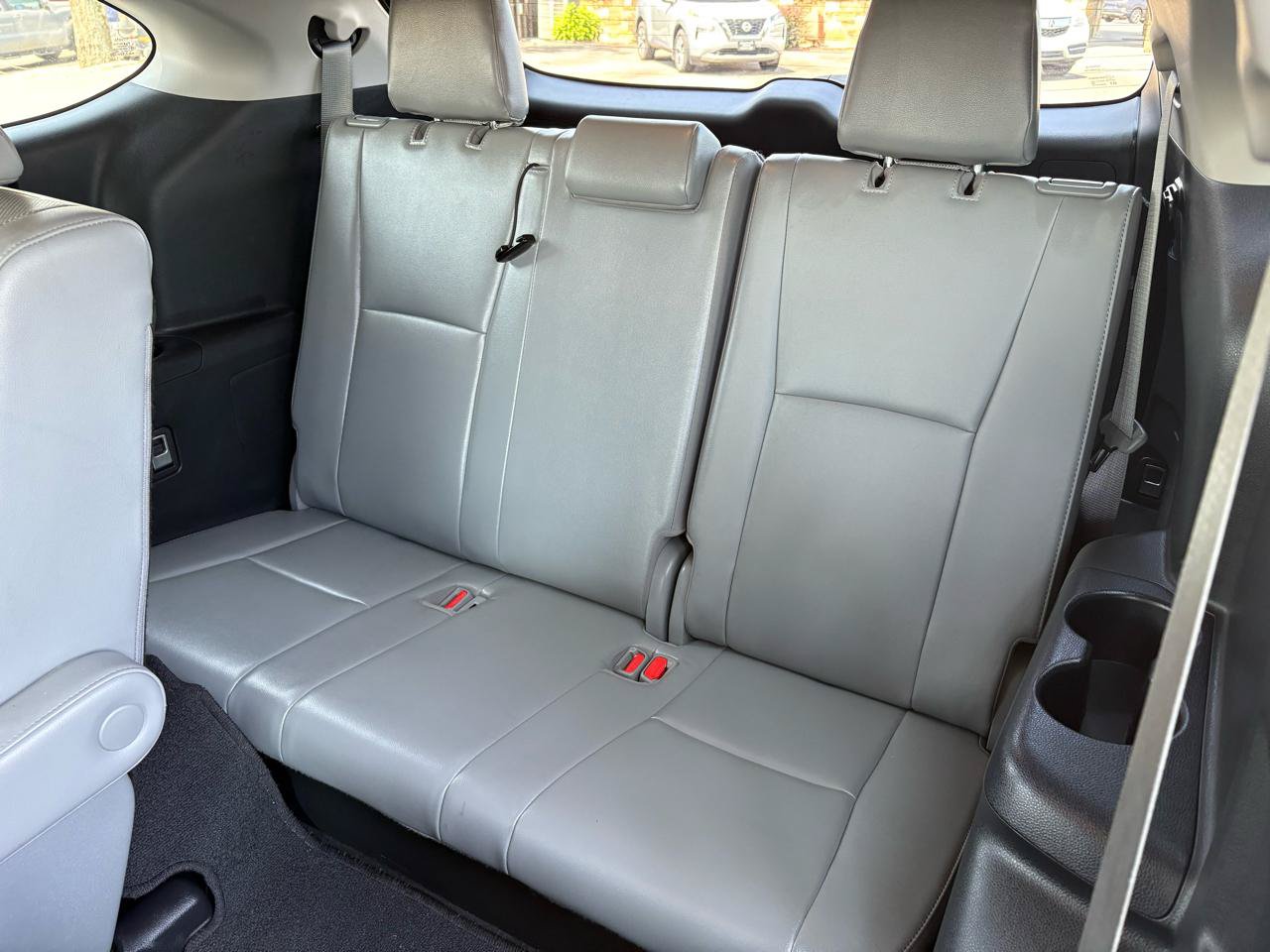 Used 2021 Toyota Highlander Limited FWD image 17