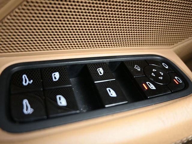 Used 2019 Porsche Panamera 4 w/ Premium Package image 32