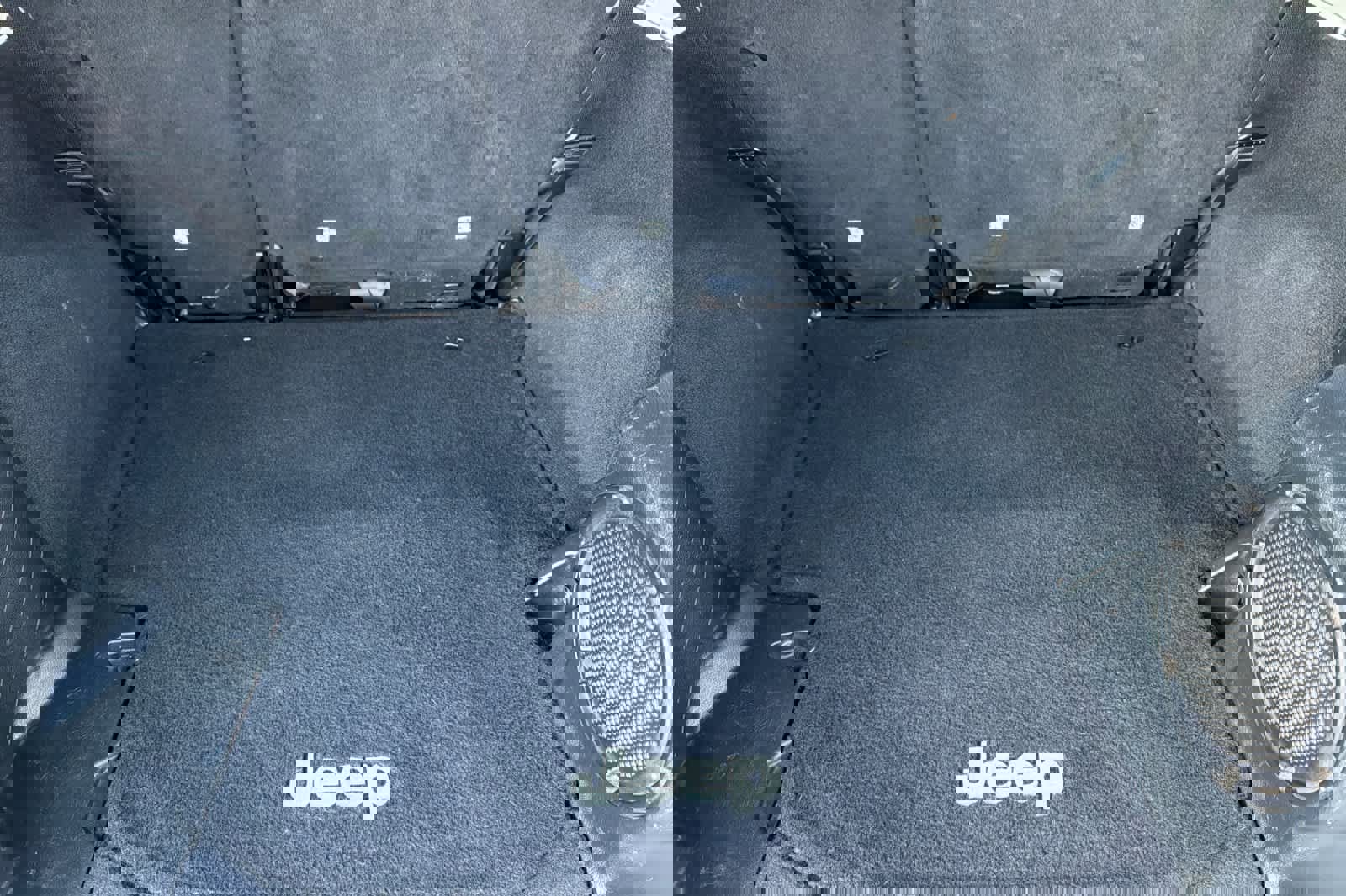 Used 2014 Jeep Wrangler Unlimited Sahara w/ Connectivity Group image 17