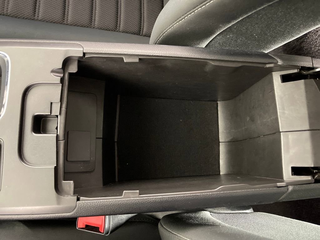 Used 2020 Ford Fusion SE image 25