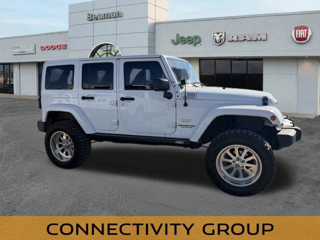 Used 2015 Jeep Wrangler Unlimited Sahara w/ Connectivity Group AWD/4WD image 3