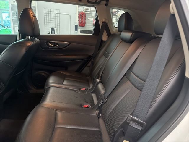 Used 2016 Nissan Rogue SL w/ SL Premium Package AWD/4WD image 24