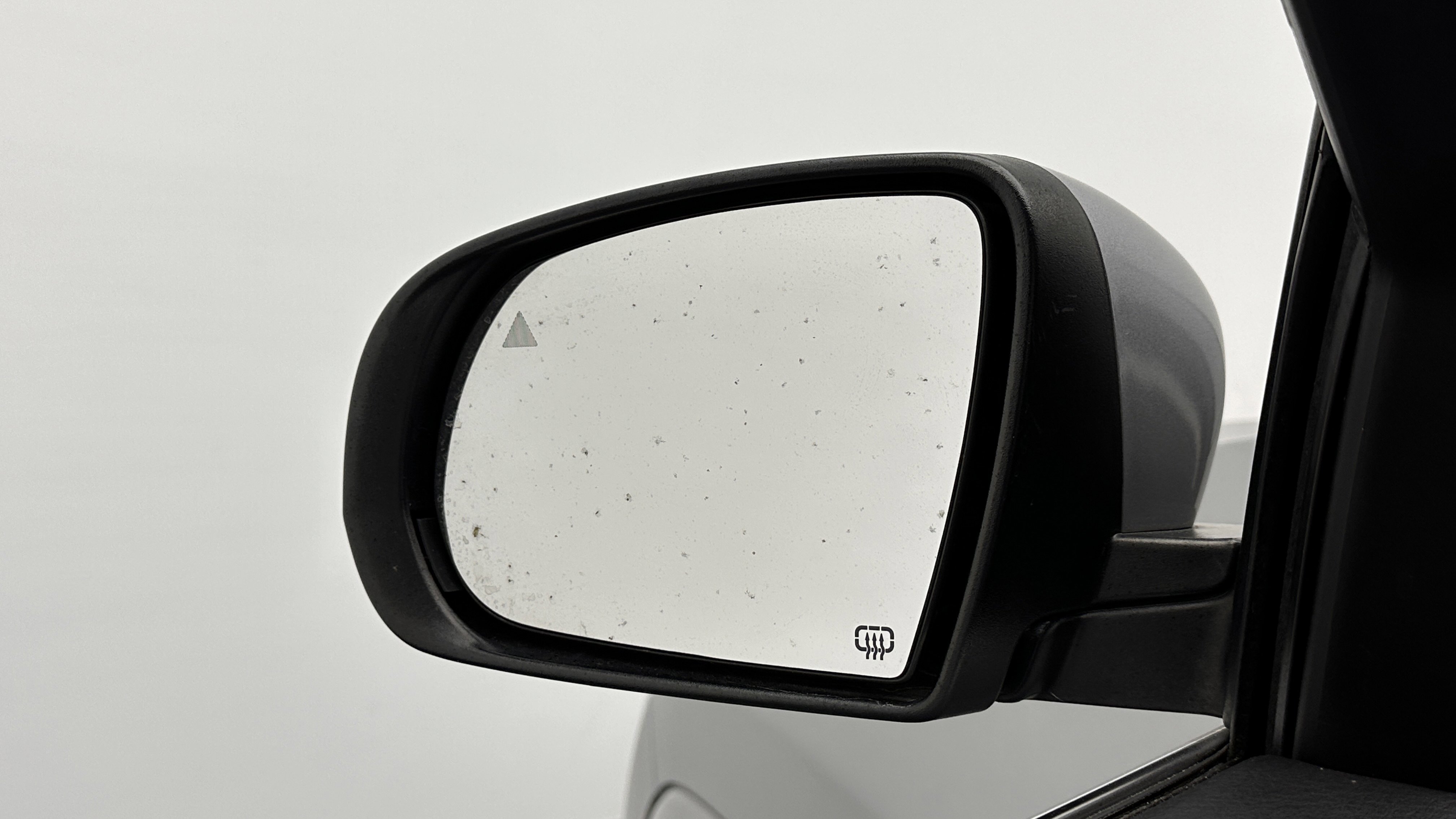 Used 2016 Jeep Cherokee Overland FWD image 13