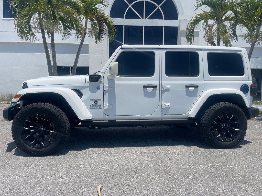 Used 2023 Jeep Wrangler Unlimited Sahara AWD/4WD image 6
