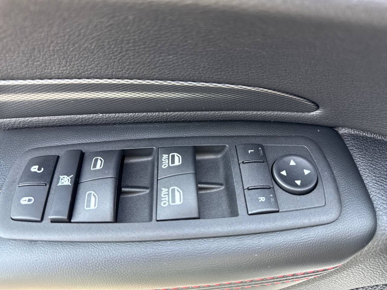 Used 2023 Dodge Durango GT RWD image 16