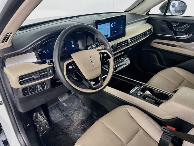 Used 2025 Lincoln Corsair FWD image 11