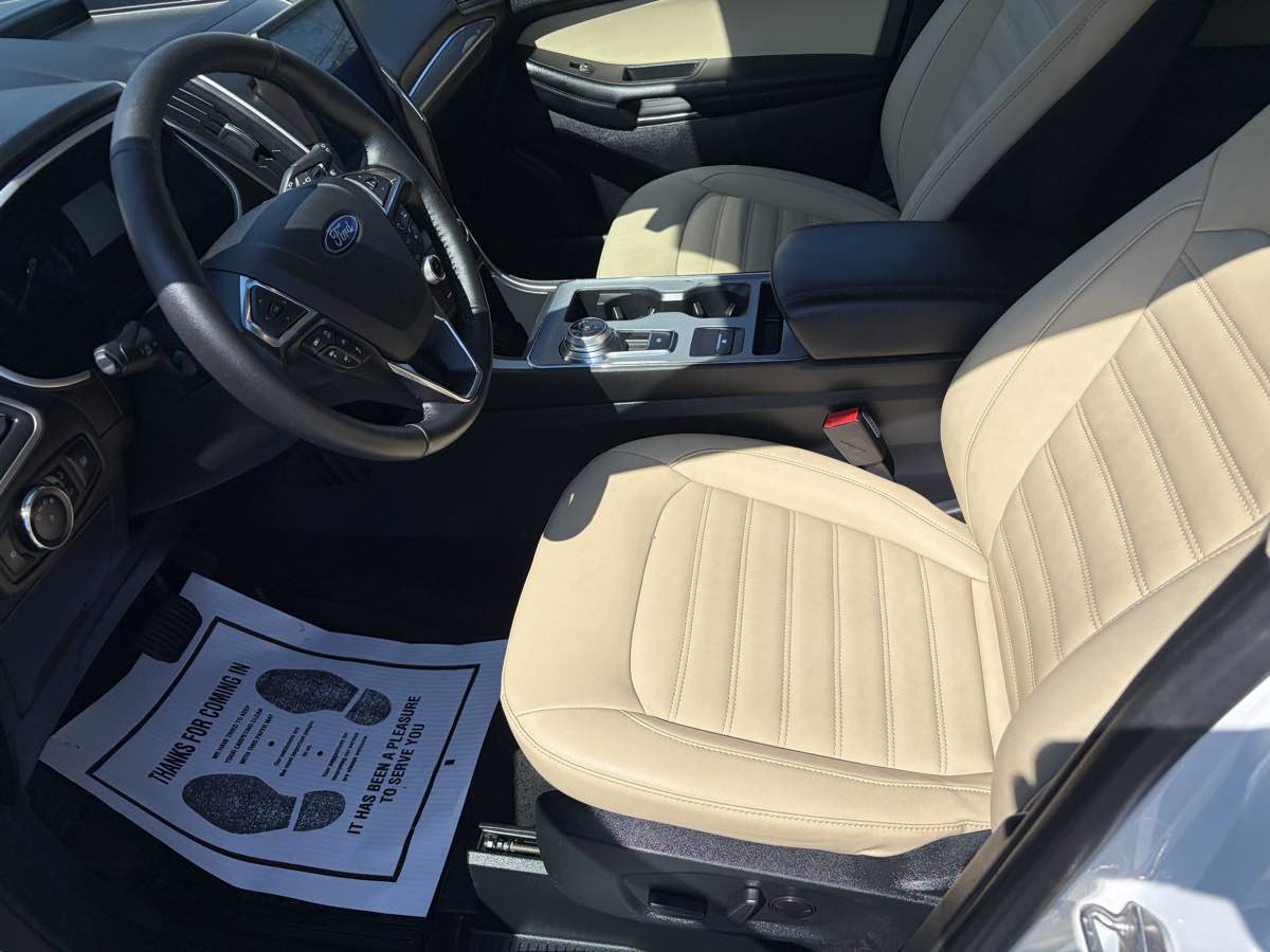 Used 2021 Ford Edge SEL w/ Cargo Accessory Package AWD/4WD image 10