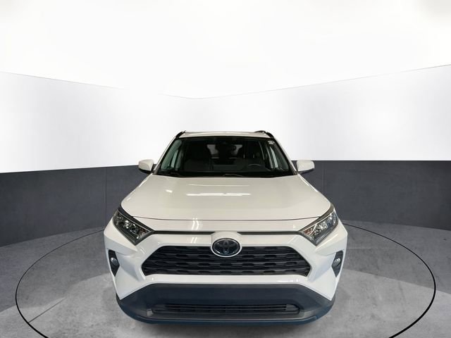 Used 2019 Toyota RAV4 XLE w/ Convenience Package FWD image 2