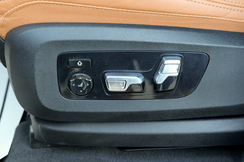 Used 2024 BMW X7 xDrive40i AWD/4WD image 24