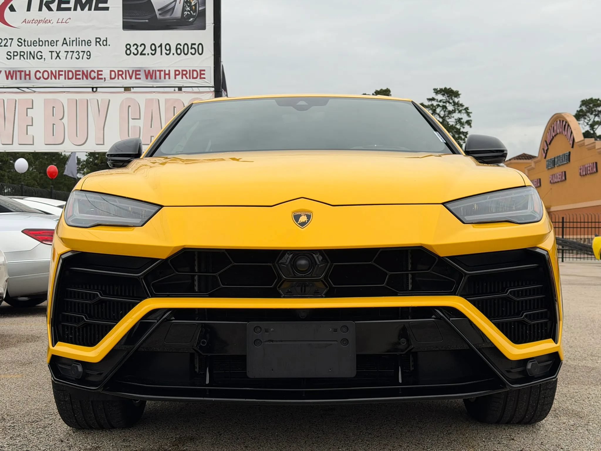 Used 2022 Lamborghini Urus AWD/4WD image 4