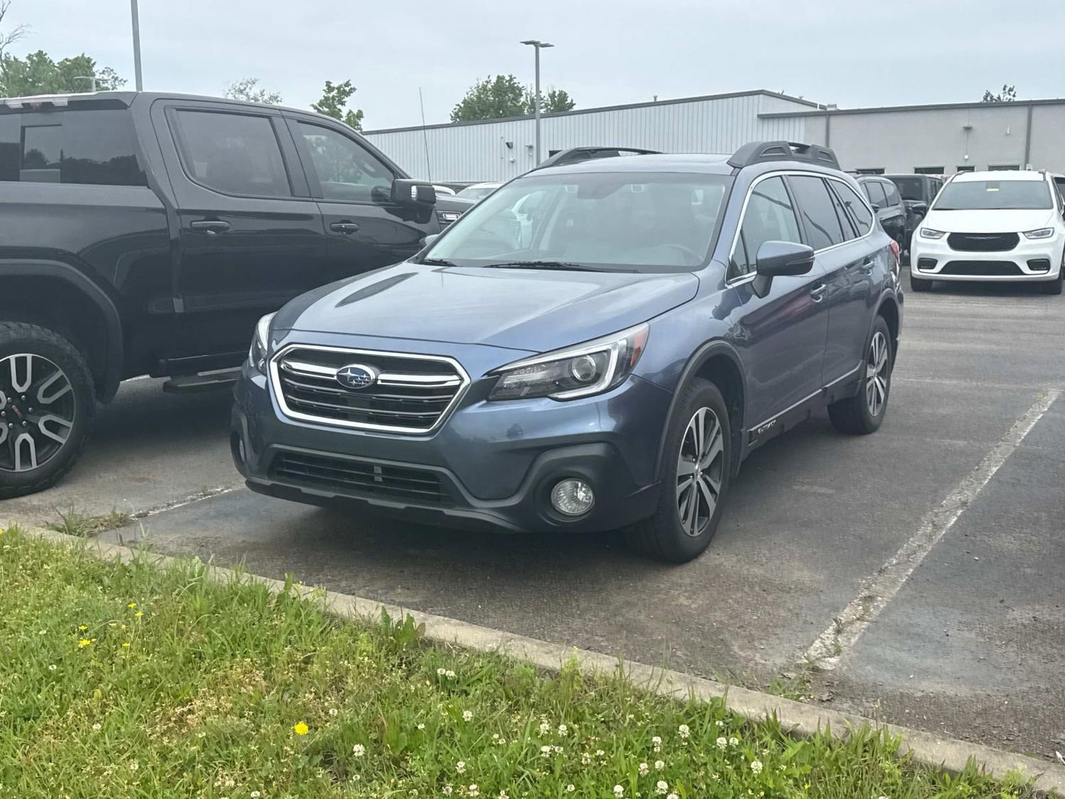 Used 2018 Subaru Outback 2.5i Limited AWD/4WD image 4