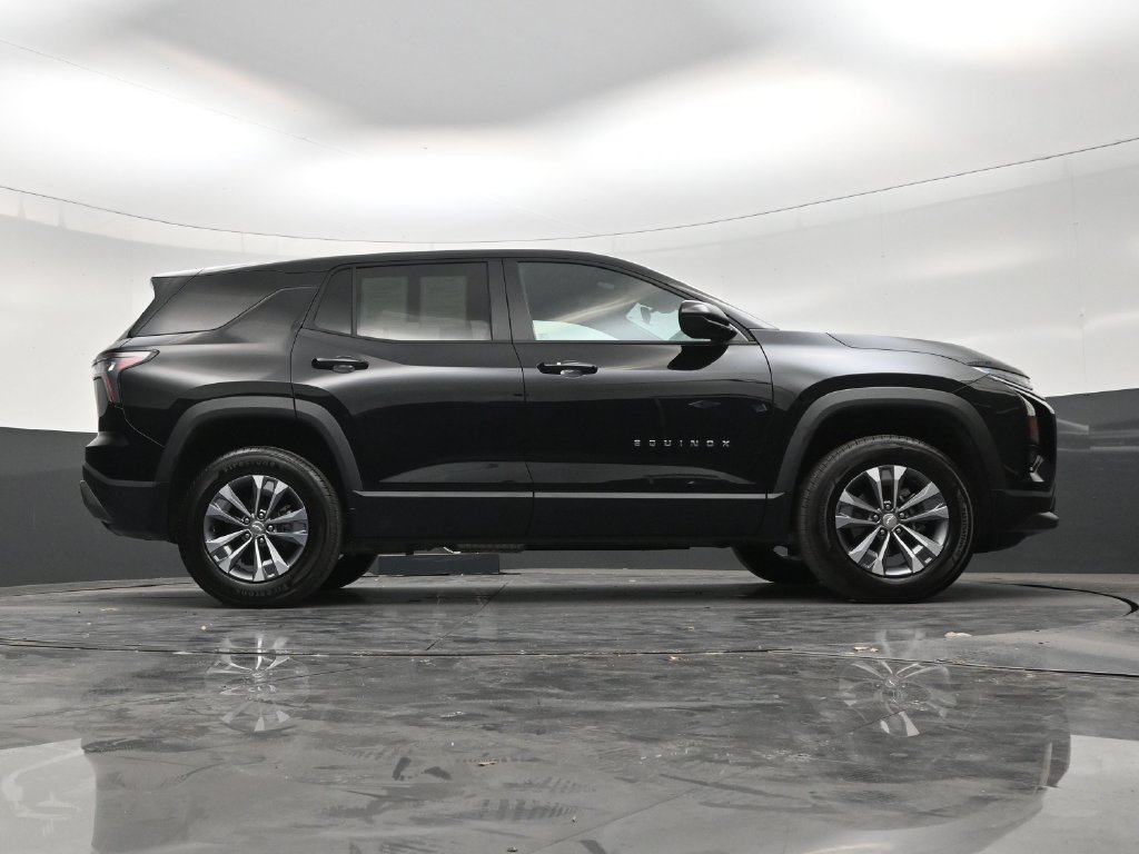 Used 2026 Chevrolet Equinox LT w/ Safety and Technology Package FWD image 25