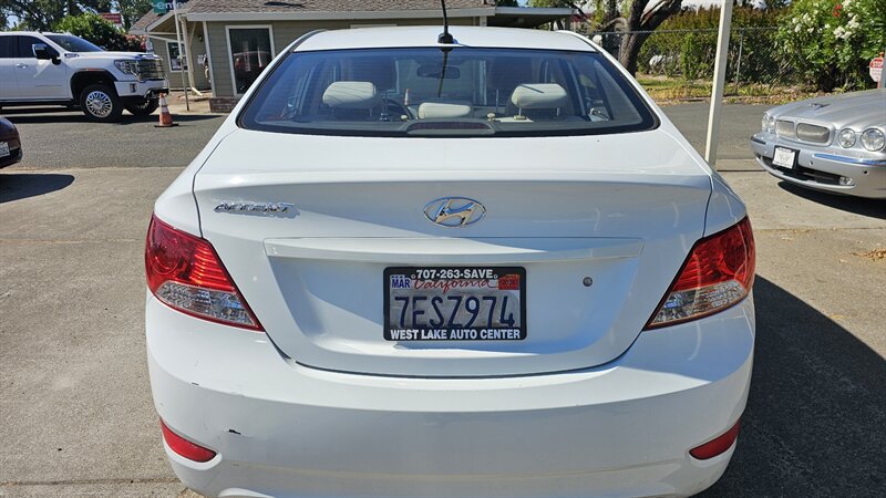Used 2014 Hyundai Accent GLS FWD image 5