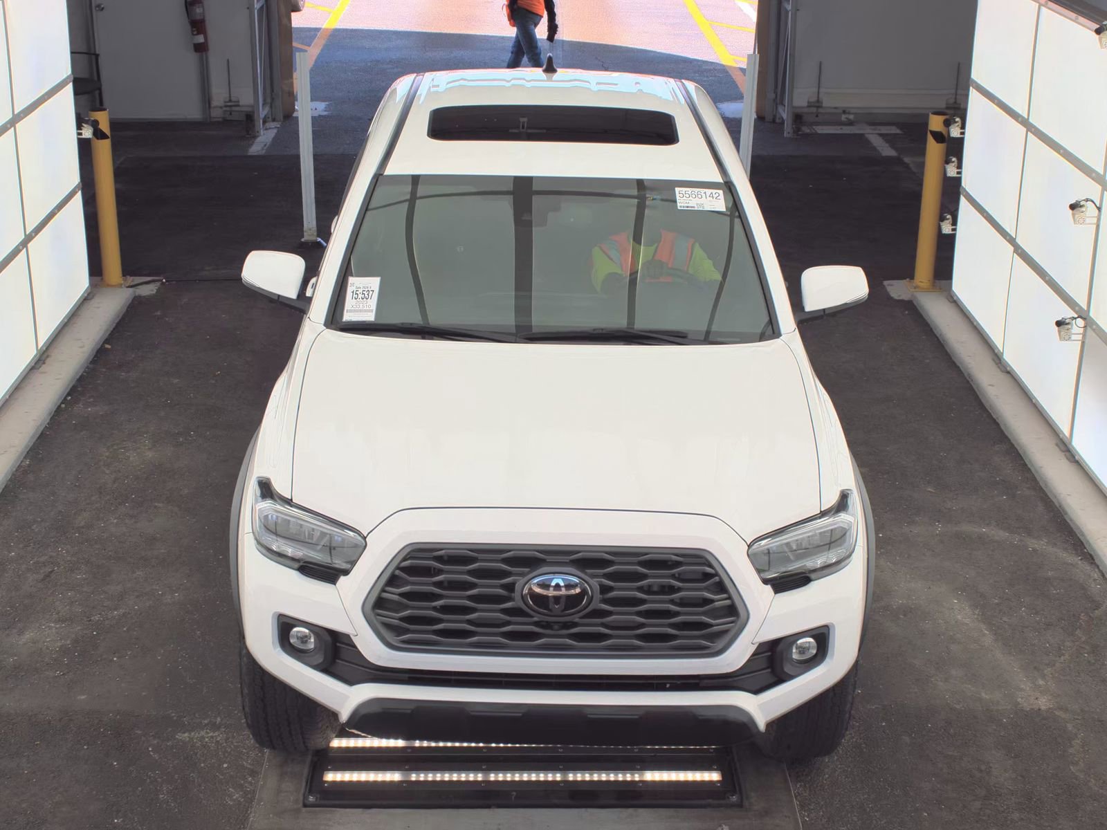 Used 2023 Toyota Tacoma TRD Off-Road w/ TRD Premium Off Road Package image 2