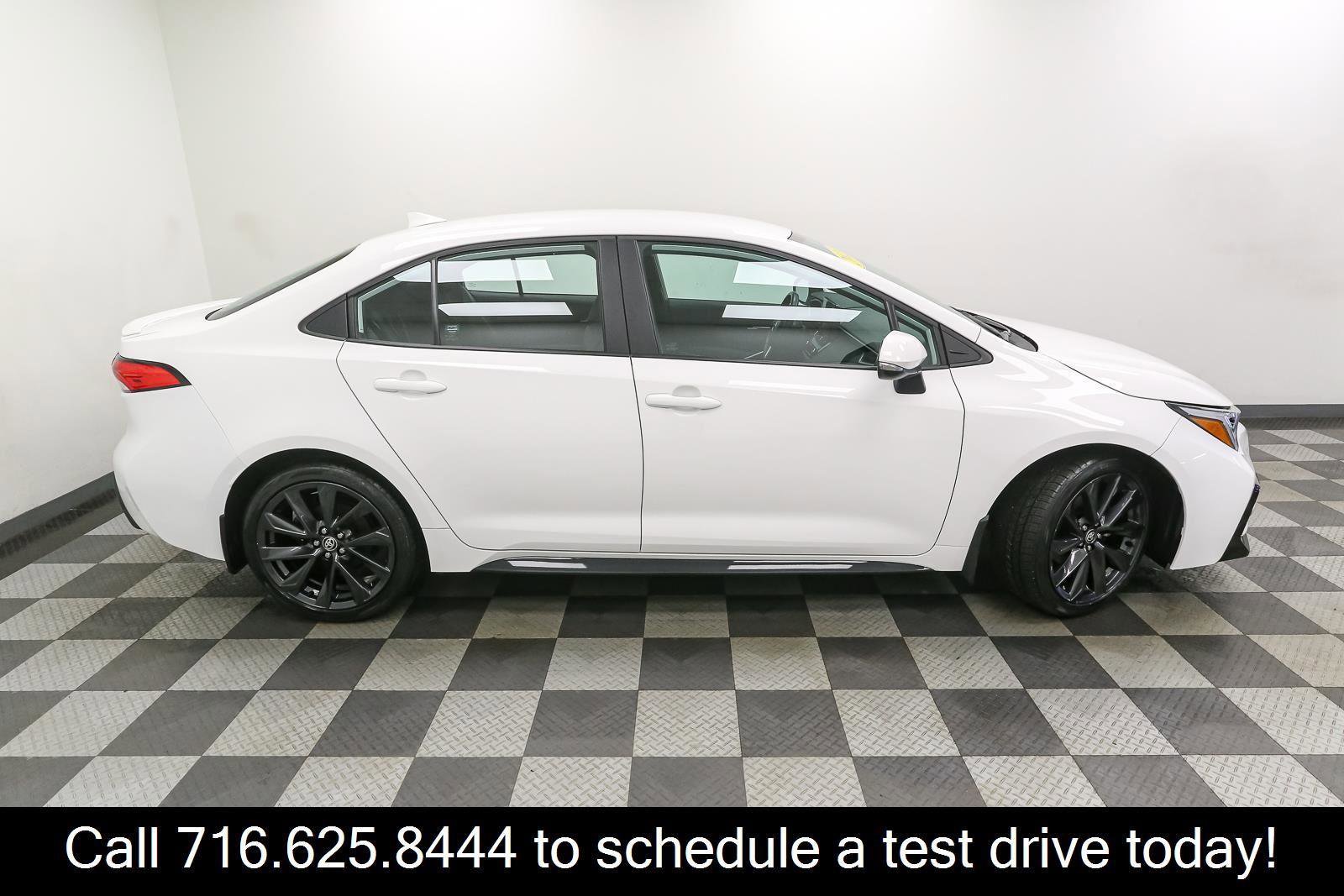 Used 2023 Toyota Corolla SE w/ Carpet Mat Package (TMS) FWD image 7