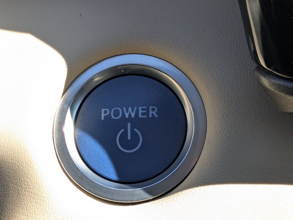 Used 2021 Toyota Highlander Limited image 16