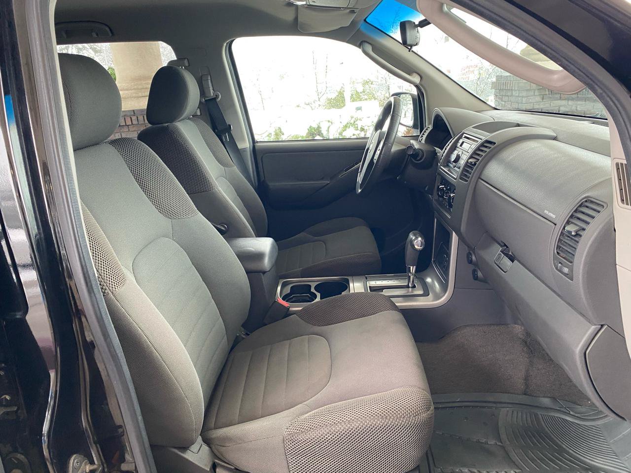 Used 2009 Nissan Pathfinder S RWD image 23