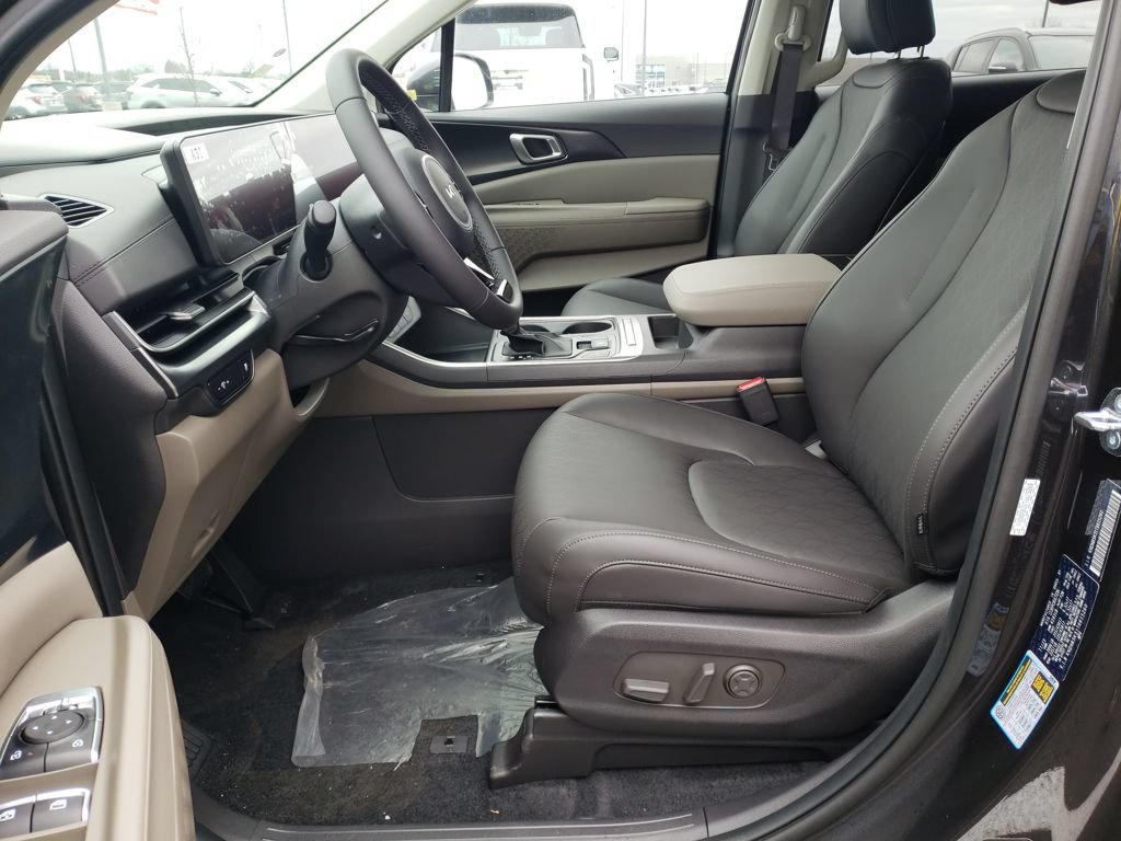 New 2026 Kia Carnival FWD image 14