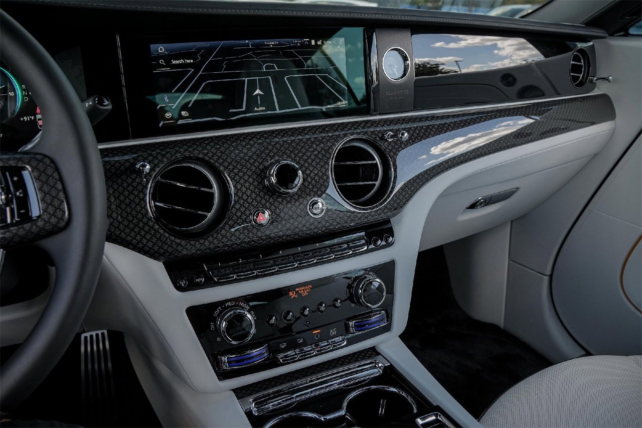 New 2025 Rolls-Royce Spectre Black Badge image 30