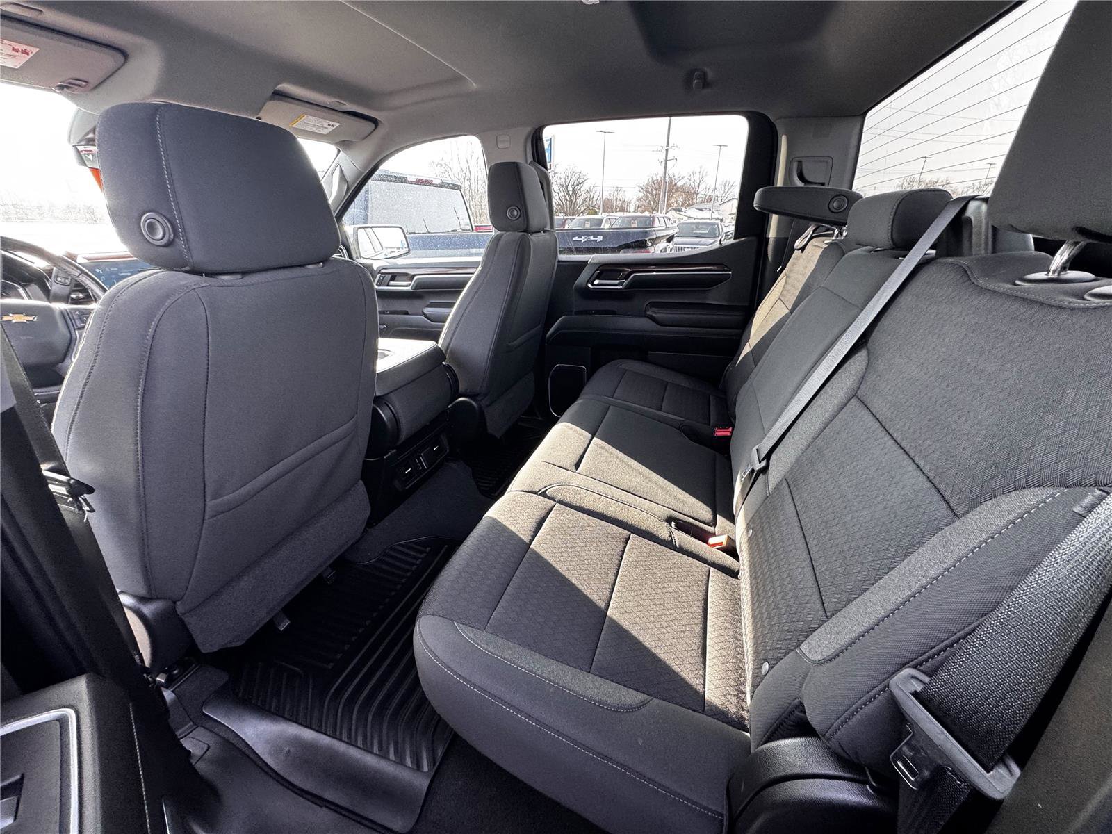 Used 2022 Chevrolet Silverado 1500 LT AWD/4WD image 6