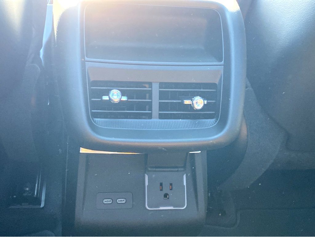 New 2024 Cadillac Lyriq Luxury image 24