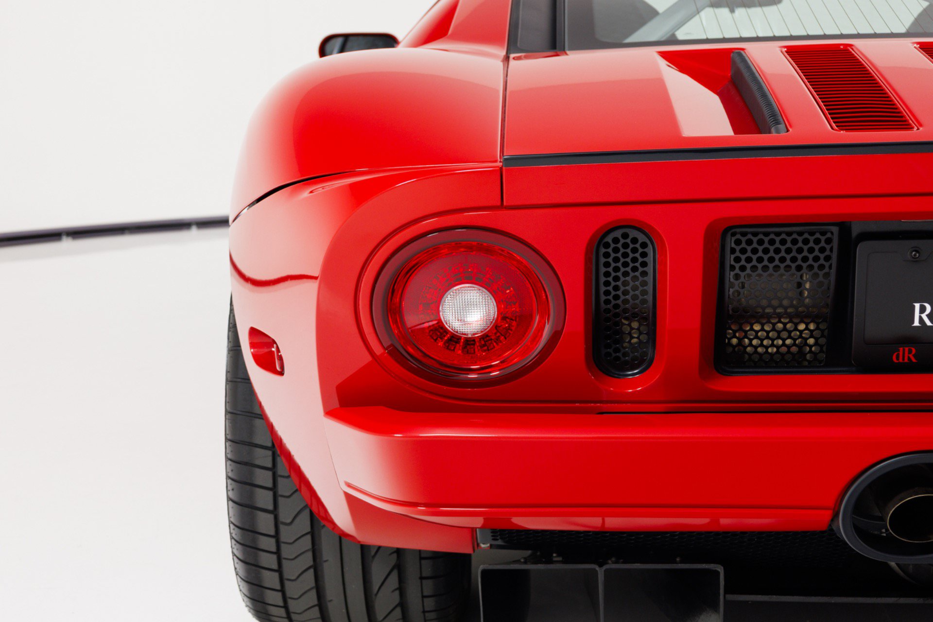 Used 2006 Ford GT RWD image 84