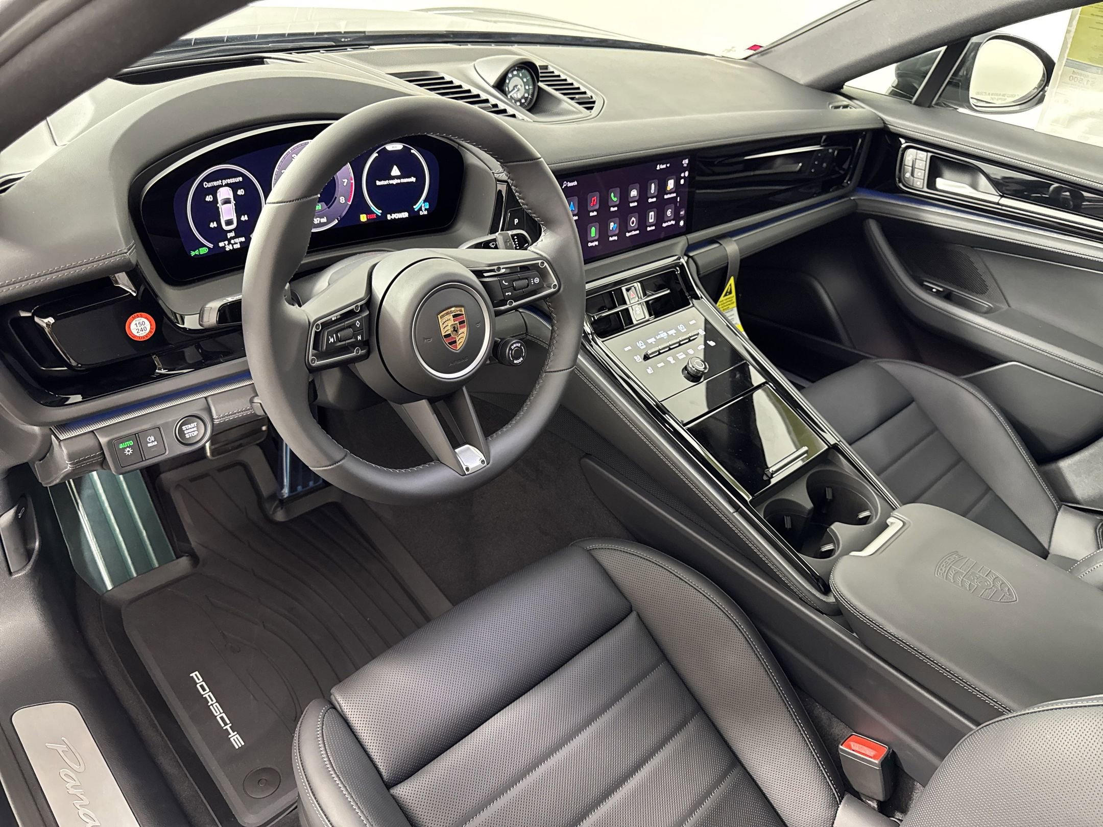 Used 2025 Porsche Panamera 4 image 4