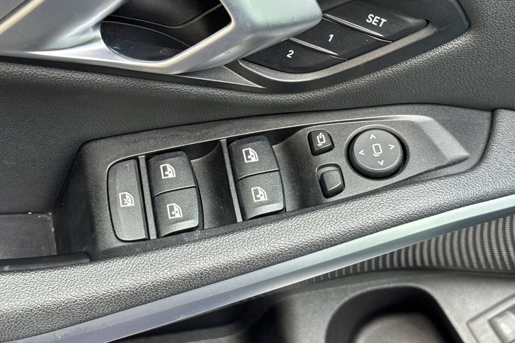 Used 2020 BMW 330i Sedan w/ M Sport Package RWD image 11